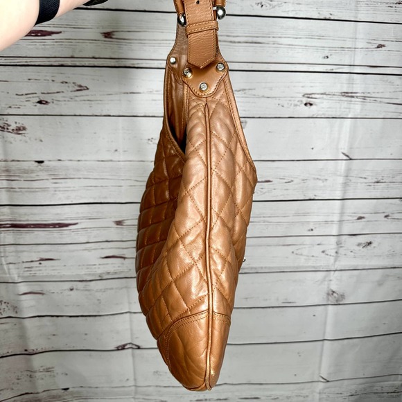 Burberry Quilted Light Brown Leather Brooke Hobo Shoulder Bag with Lock and key - Picture 8 of 16